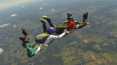 can you skydive by yourself the first time