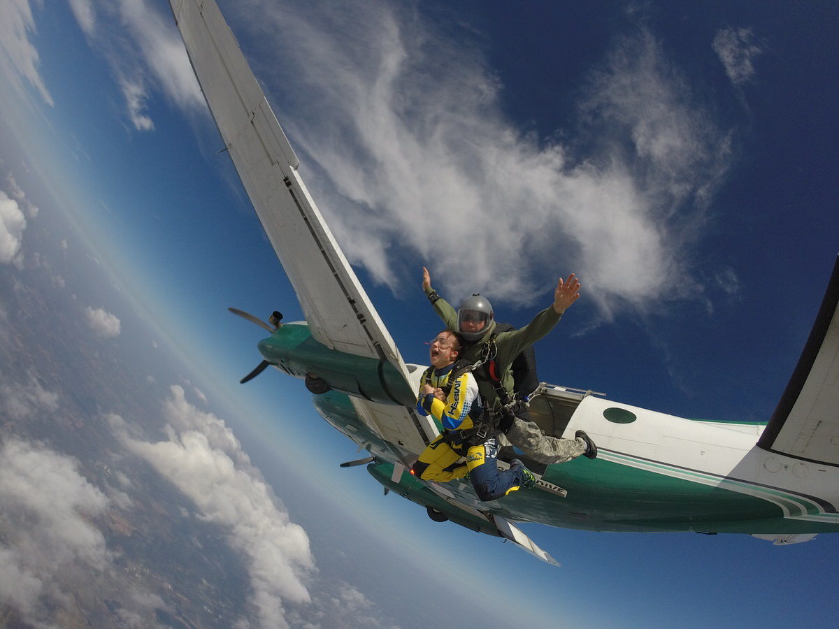 skydiving bucket list