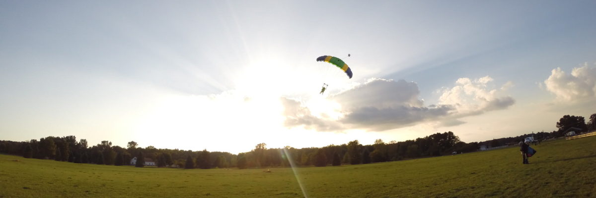 skydiving vs parachuting