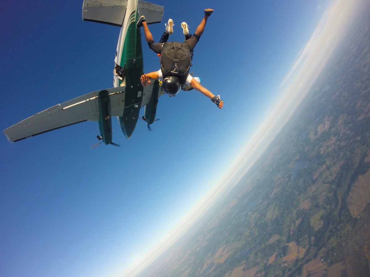 should you eat before skydiving