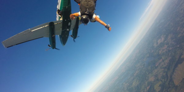 should you eat before skydiving